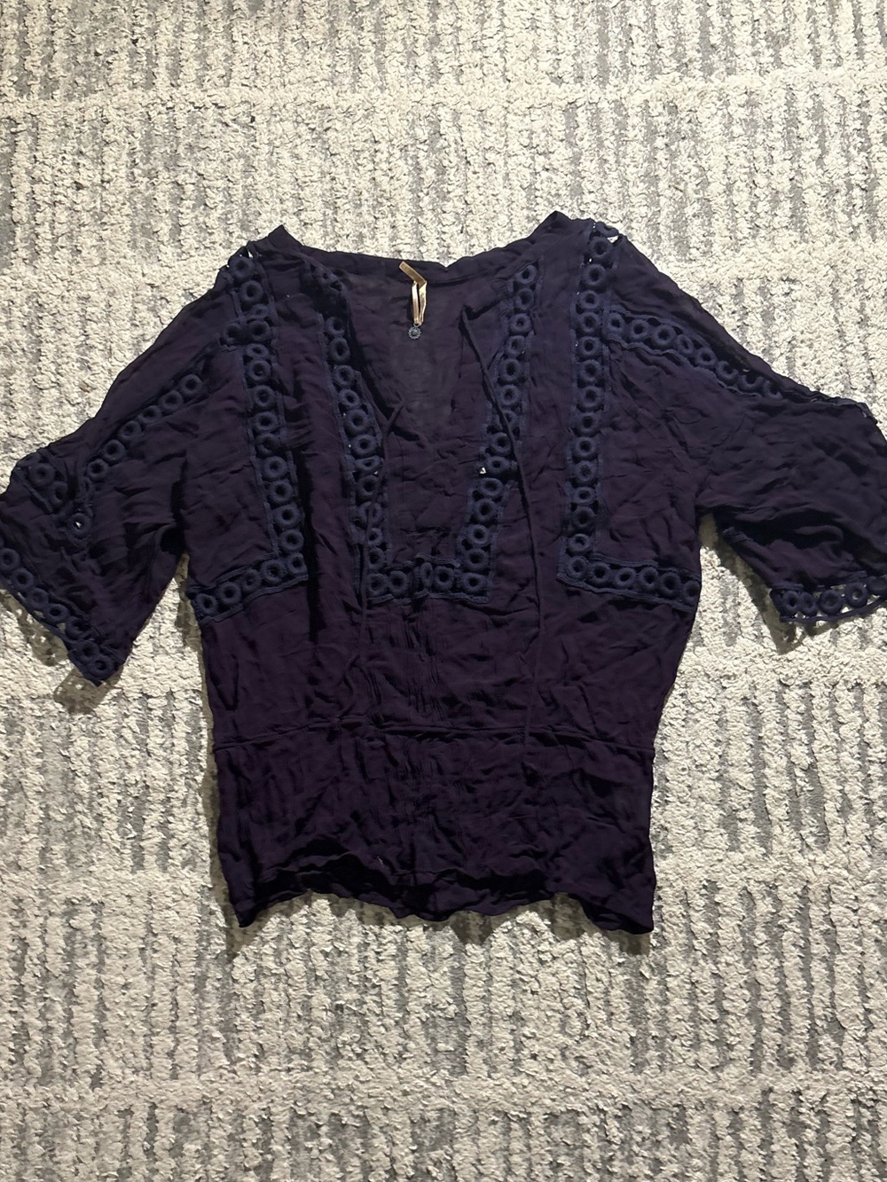 Peace & pearls eggplant purple eyelet semi sheer top blouse size L